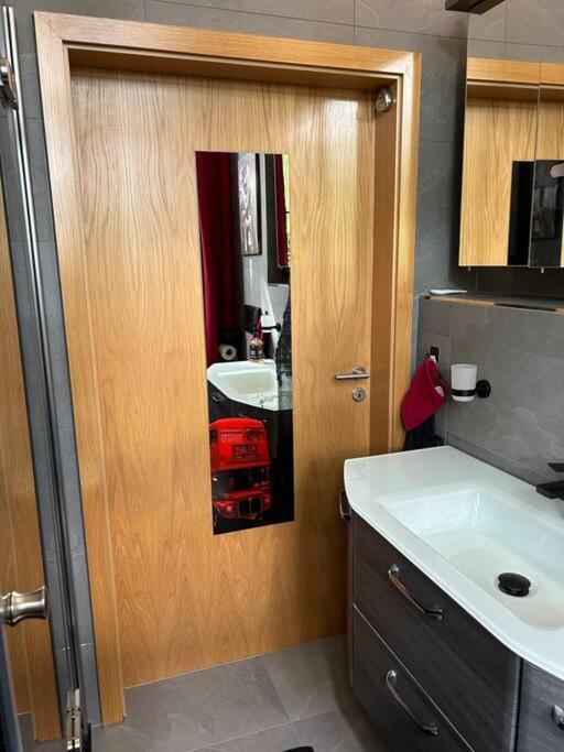 Ruhige Wohnung Im Fabrikstil In Chemnitz Bagian luar foto